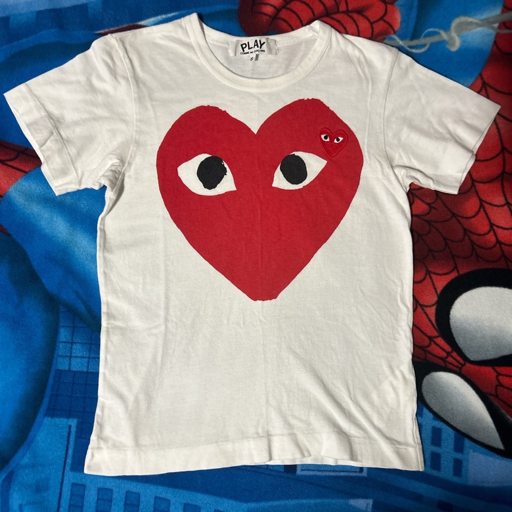 Comme Des Garçons Play Red Heart Embroidered Patch Tee